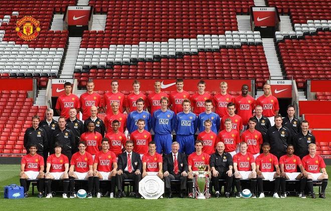 前锋连续三轮破门，全场观众沸腾