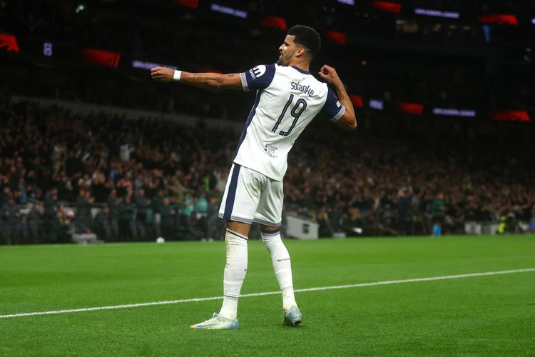 足球+音乐会，河南主帅拉莫斯当乐团指挥&阿奇姆彭等球员参加