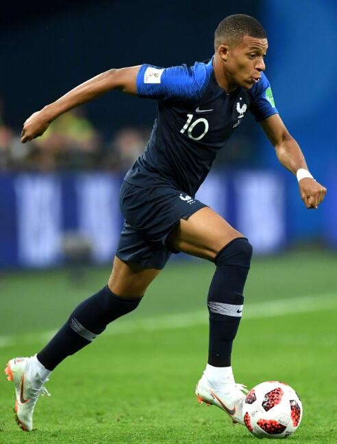 官方：奥斯梅恩左腿筋中度拉伤，欧冠3战6球射手将缺席（官方：欧冠3战轰6球的奥斯梅恩左腿腘绳肌中度受伤，将缺阵）