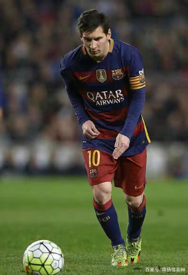 西班牙足协宣传反家暴：面对家庭暴力，直接出示红牌（西班牙足协发起反家暴倡议：对家庭暴力亮出红牌）