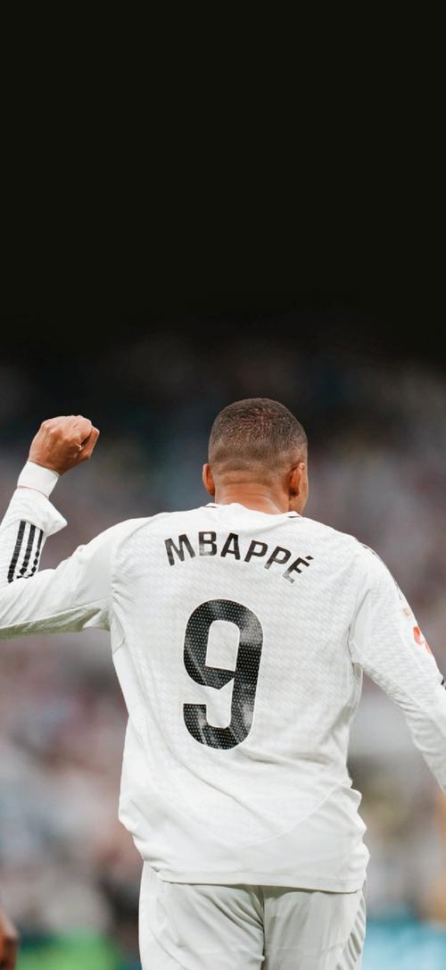 北青：邵佳一首期国足集训最早明年1月，将推进年轻化进程（北青：邵佳一首期国足集训或最早明年1月开营，将推进球队年轻化）